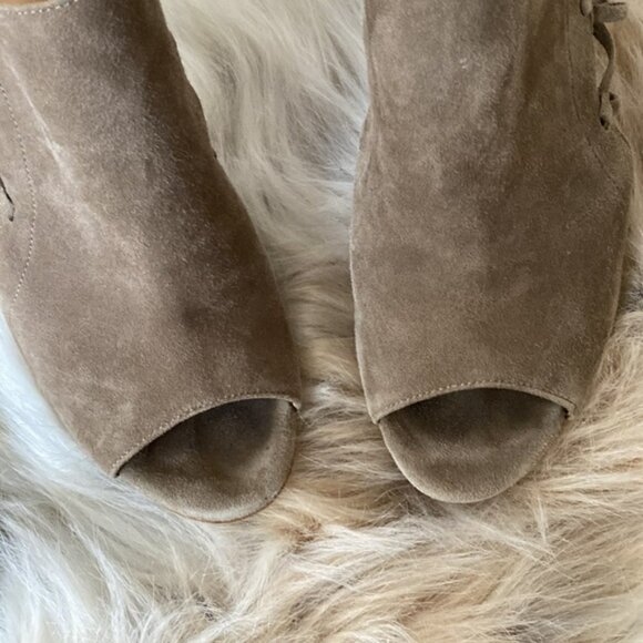 Banana Republic Hello Sole Mate open-toe suede leather booties size 7.5 - Picture 2 of 15